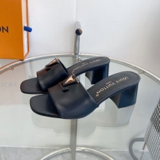 Louis Vuitton Slippers